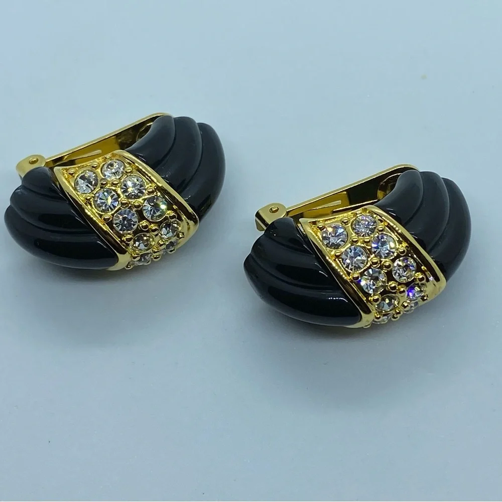 Vintage Rare KJL Black Carved Enamel Gold Tone with Pave Crystals Clip E… - Picture 2 of 6